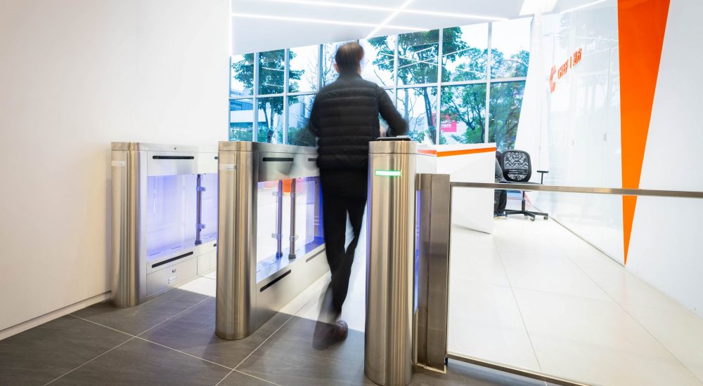 Anti-tailgating gates